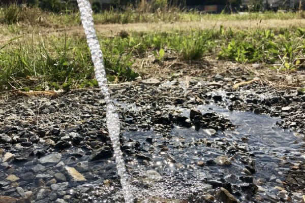 Smartphone - Lebensressource Wasser (c) Alena Kleewein